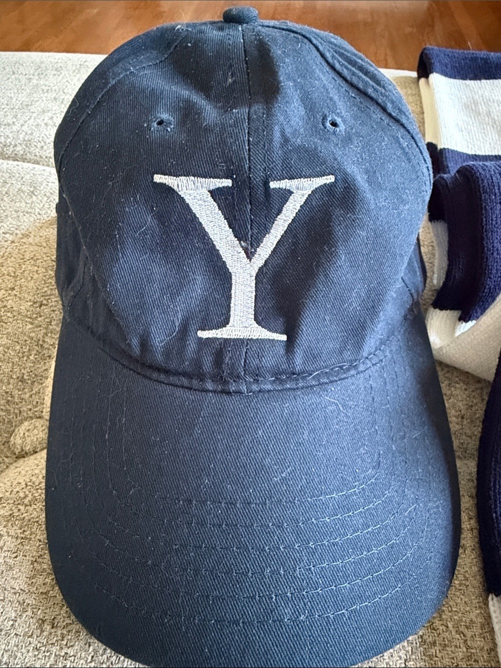 Yale University Classic Navy Blue Baseball Cap & Navy White Stripe Scarf Set - Picture 2 of 9